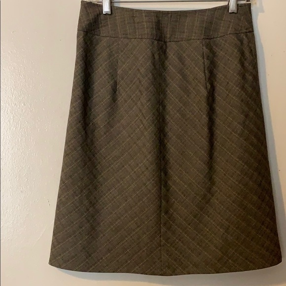 Plaid A line skirt. - Picture 2 of 4